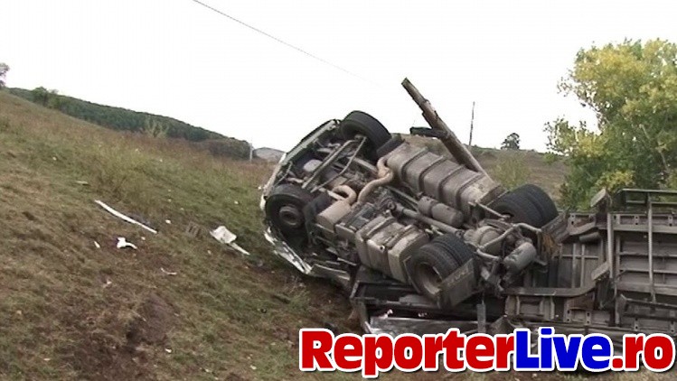 Accident intre autocar si doua tiruri pe Valea Oltului 29 octombrie 2012